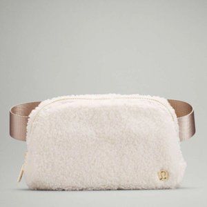 Lululemon Everywhere Fleece Belt Bag Light Ivory